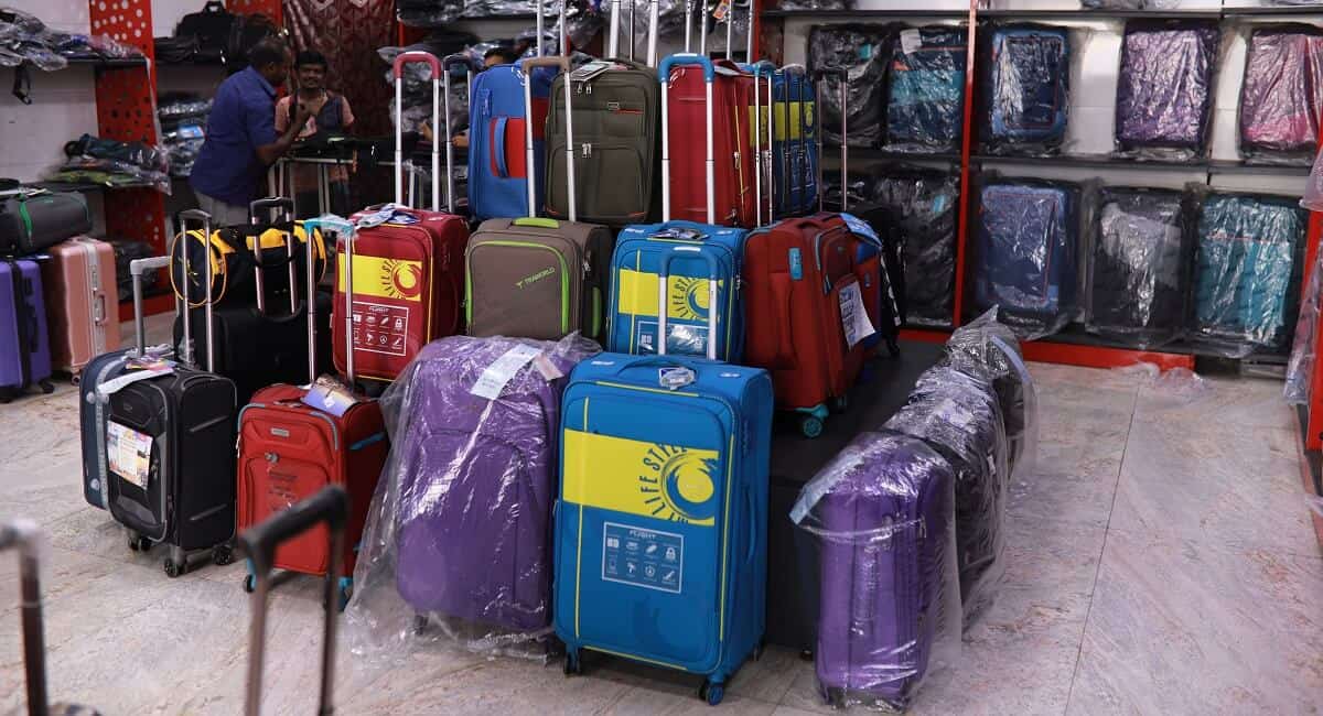 Racks For Handbags and Luggage - Display Unit For Handbags Manufacturer  from Mumbai